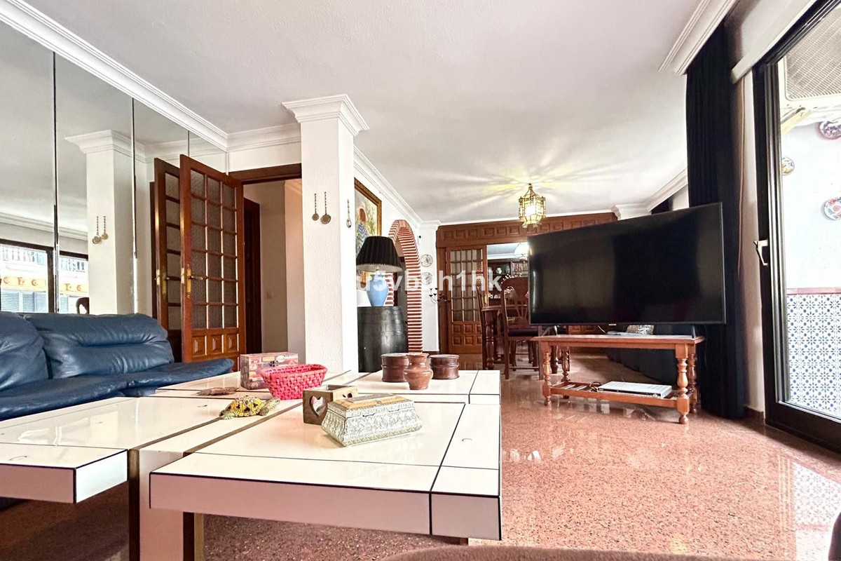 4 Bed Apartment for sale in Fuengirola Costa Del Sol, Málaga, Spain