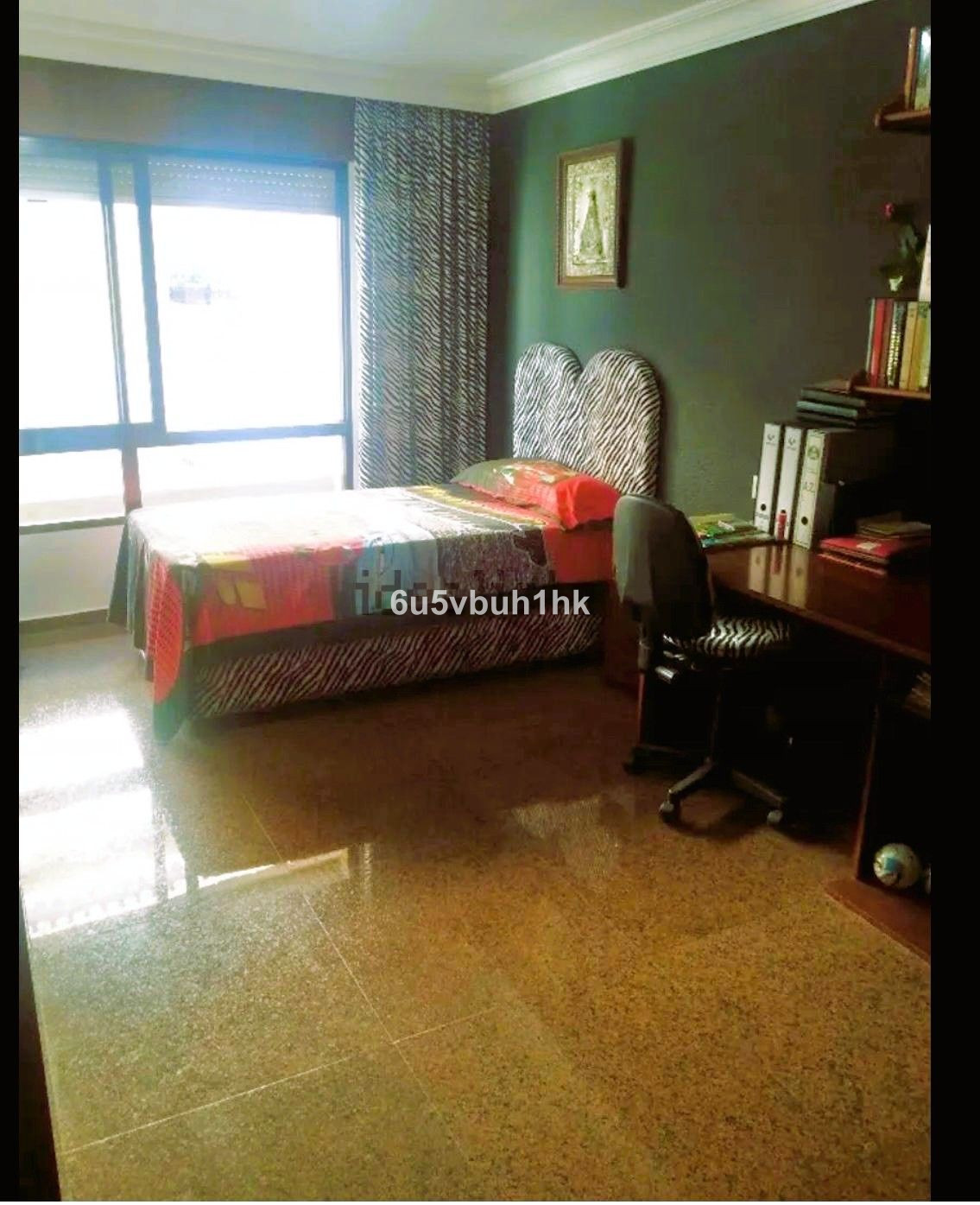 4 Bed Apartment for sale in Fuengirola Costa Del Sol, Málaga, Spain