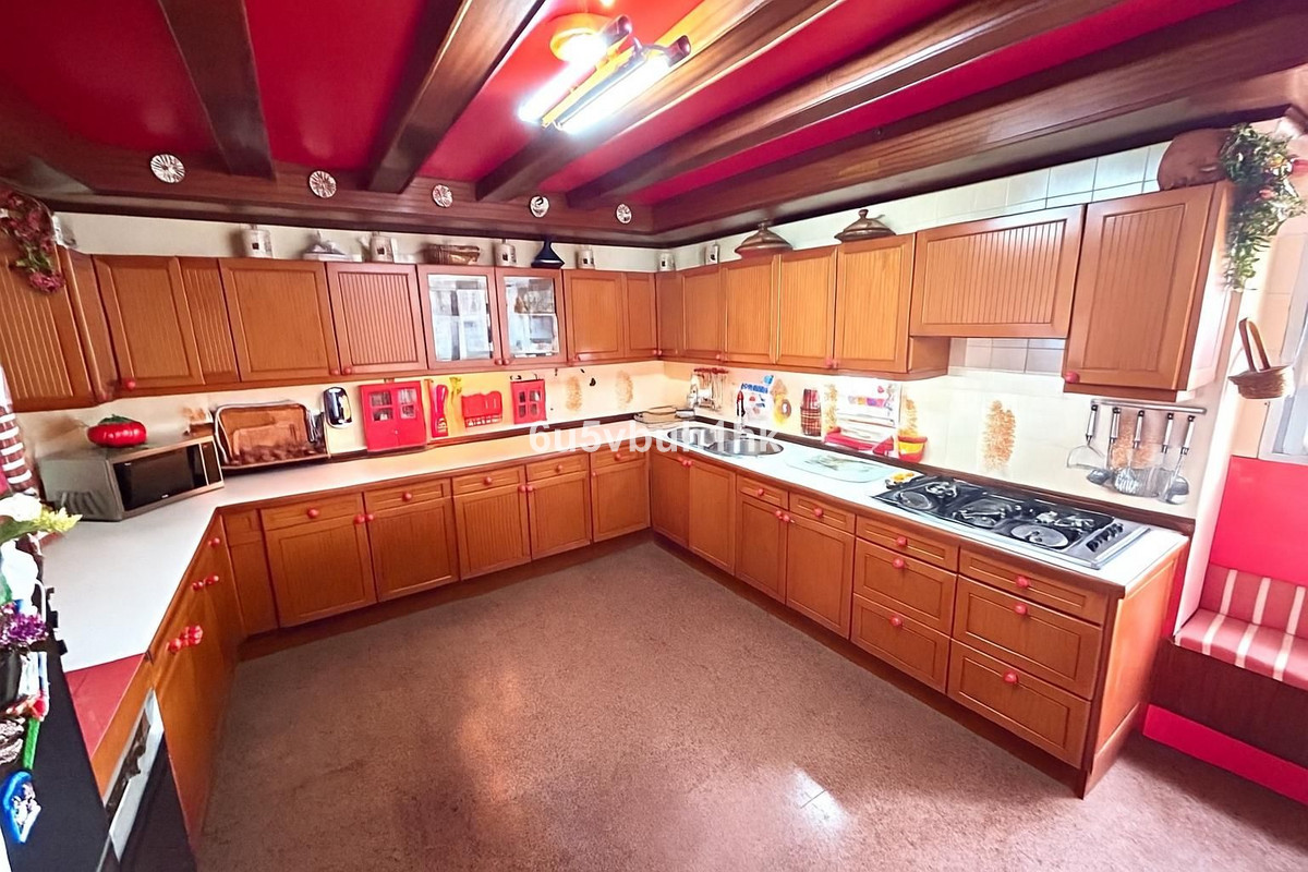 4 Bed Apartment for sale in Fuengirola Costa Del Sol, Málaga, Spain
