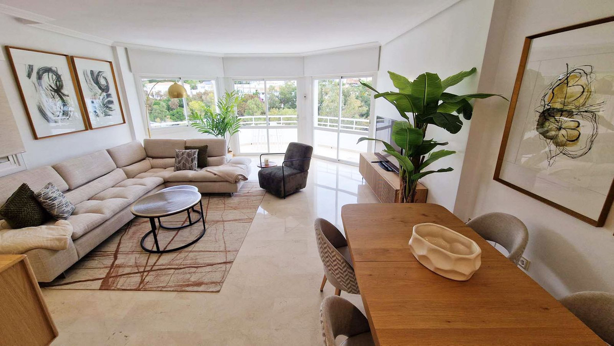 3 Bed Apartment for sale in Benalmadena Costa Costa Del Sol, Málaga, Spain