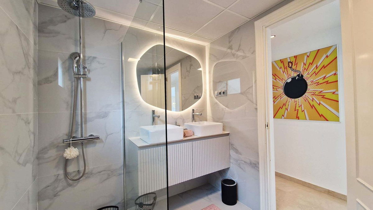 3 Bed Apartment for sale in Benalmadena Costa Costa Del Sol, Málaga, Spain