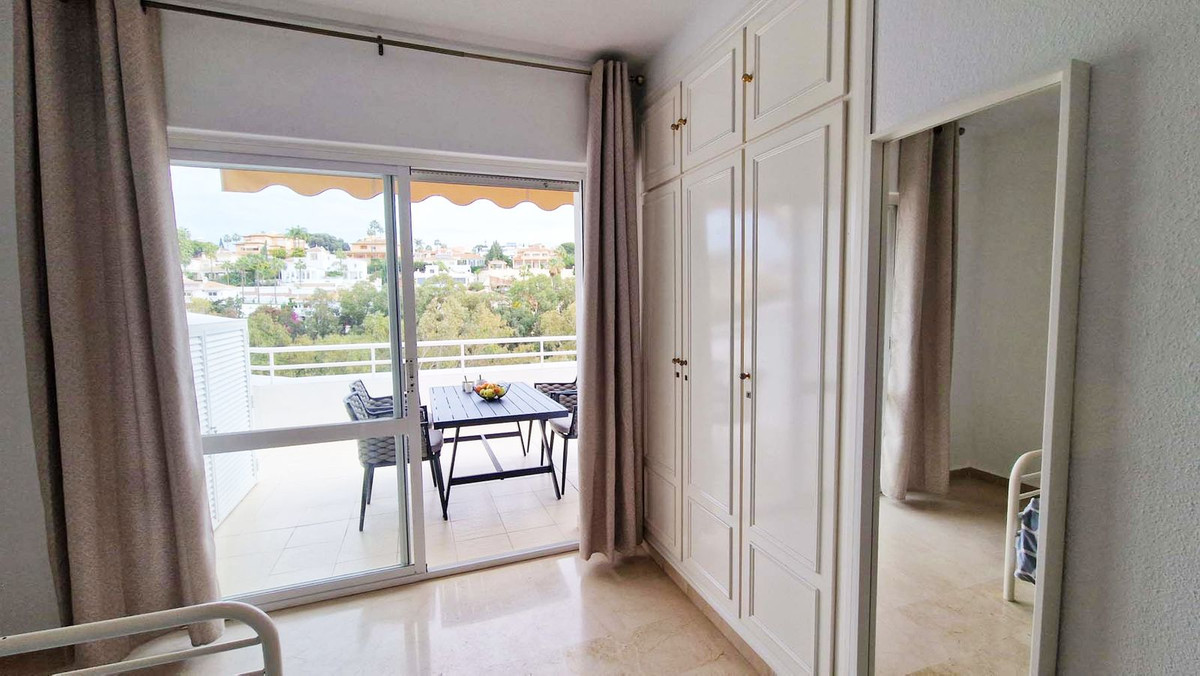 3 Bed Apartment for sale in Benalmadena Costa Costa Del Sol, Málaga, Spain
