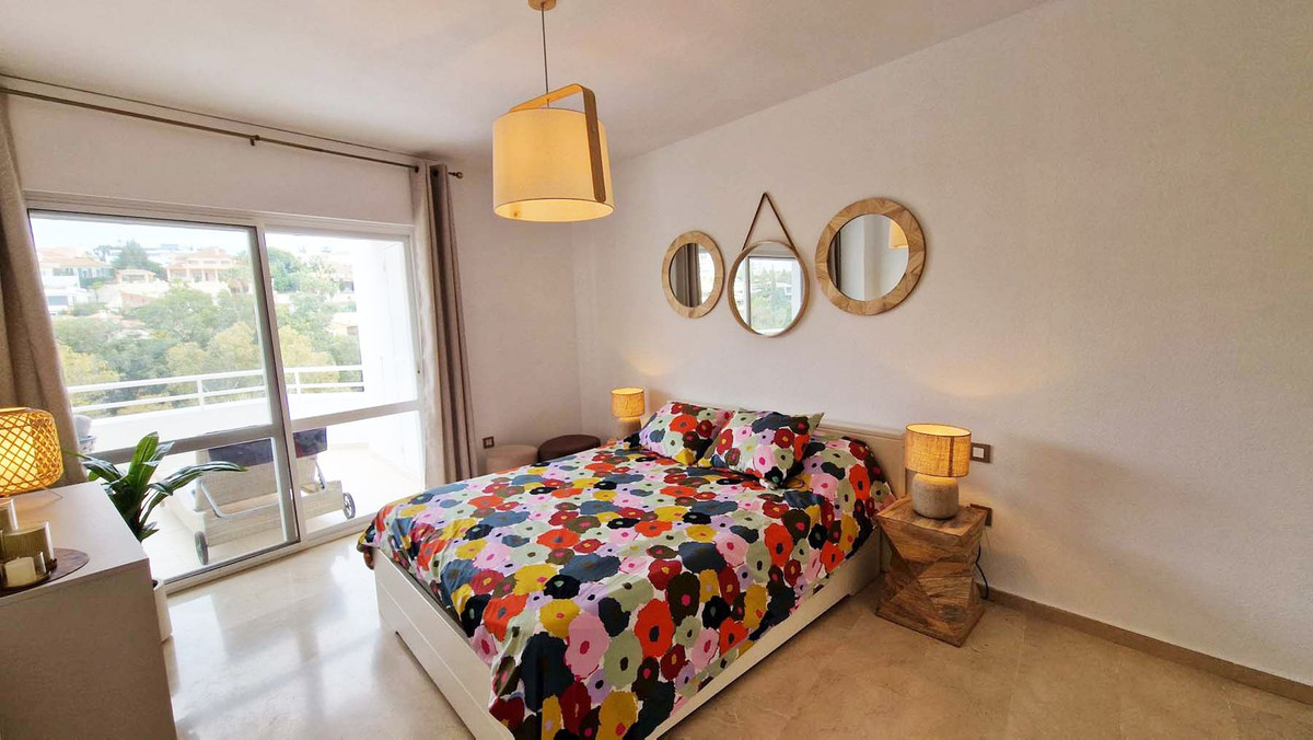 3 Bed Apartment for sale in Benalmadena Costa Costa Del Sol, Málaga, Spain