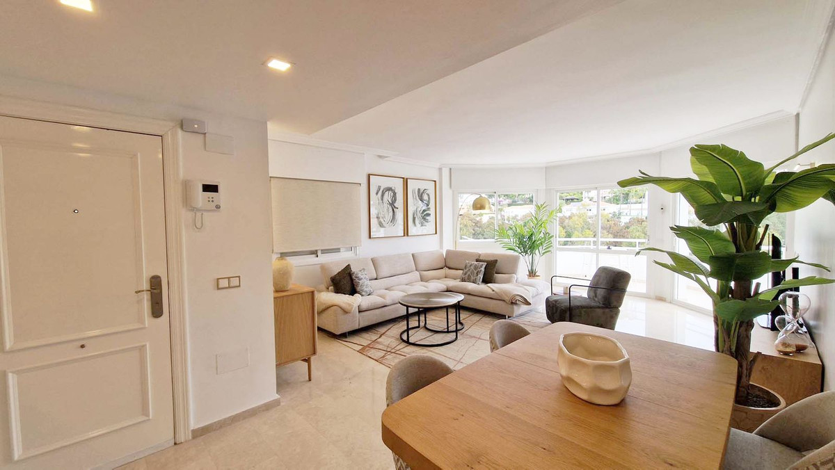 3 Bed Apartment for sale in Benalmadena Costa Costa Del Sol, Málaga, Spain