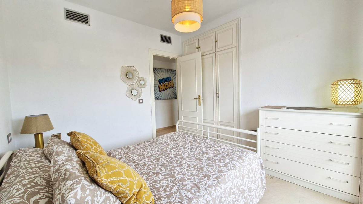 3 Bed Apartment for sale in Benalmadena Costa Costa Del Sol, Málaga, Spain