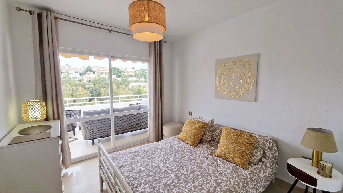 3 Bed Apartment for sale in Benalmadena Costa Costa Del Sol, Málaga, Spain