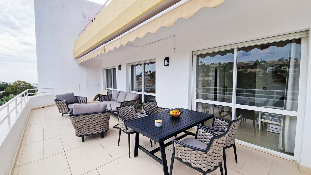3 Bed Apartment for sale in Benalmadena Costa Costa Del Sol, Málaga, Spain