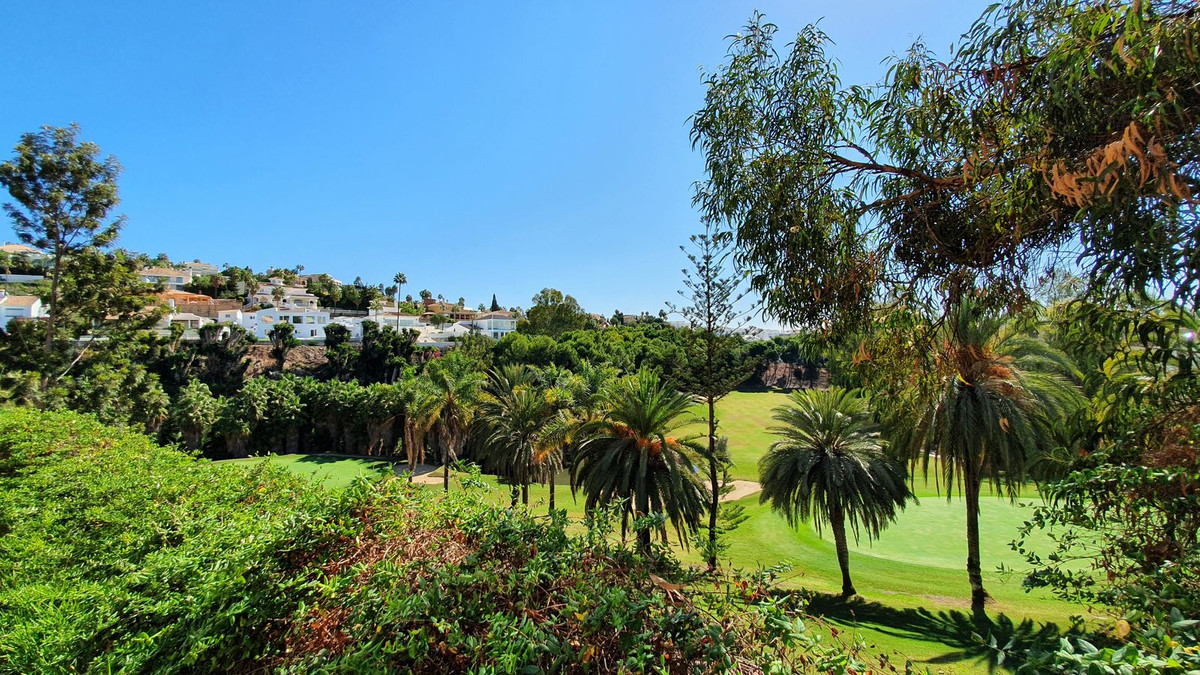 3 Bed Apartment for sale in Benalmadena Costa Costa Del Sol, Málaga, Spain
