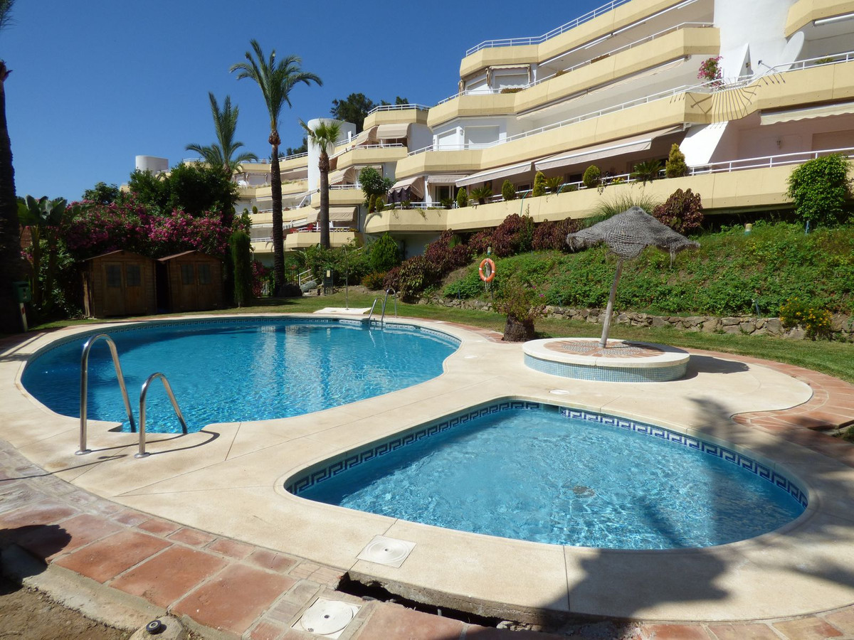 3 Bed Apartment for sale in Benalmadena Costa Costa Del Sol, Málaga, Spain
