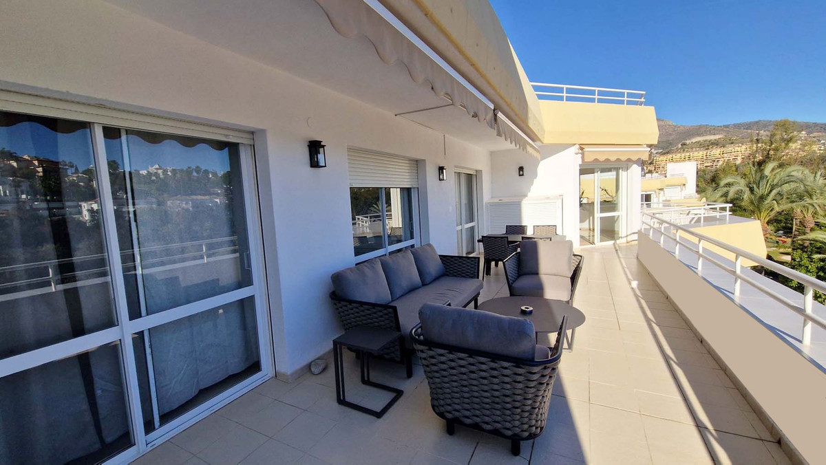 3 Bed Apartment for sale in Benalmadena Costa Costa Del Sol, Málaga, Spain
