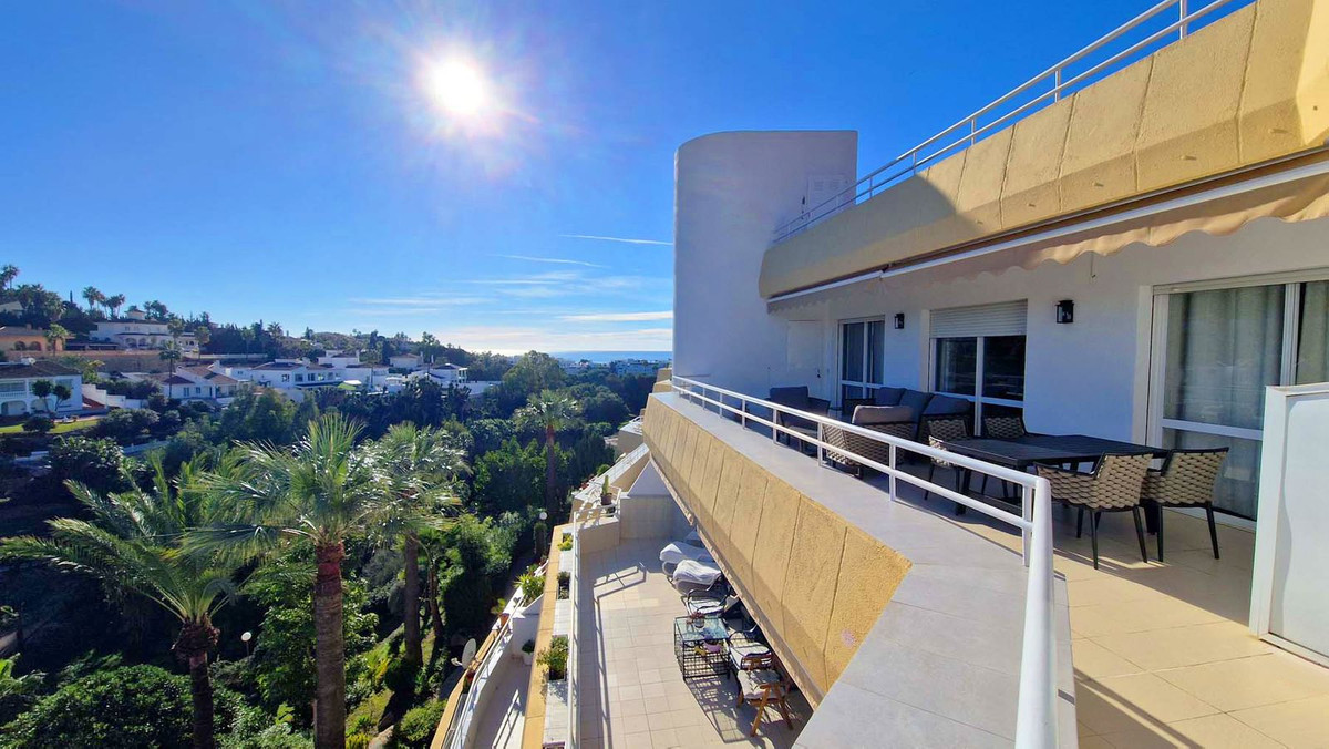 3 Bed Apartment for sale in Benalmadena Costa Costa Del Sol, Málaga, Spain