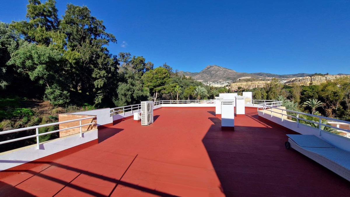 3 Bed Apartment for sale in Benalmadena Costa Costa Del Sol, Málaga, Spain