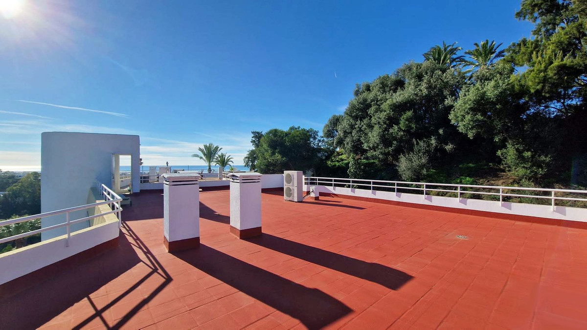 3 Bed Apartment for sale in Benalmadena Costa Costa Del Sol, Málaga, Spain