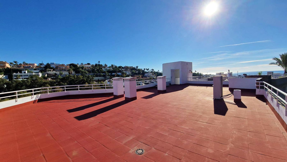 3 Bed Apartment for sale in Benalmadena Costa Costa Del Sol, Málaga, Spain