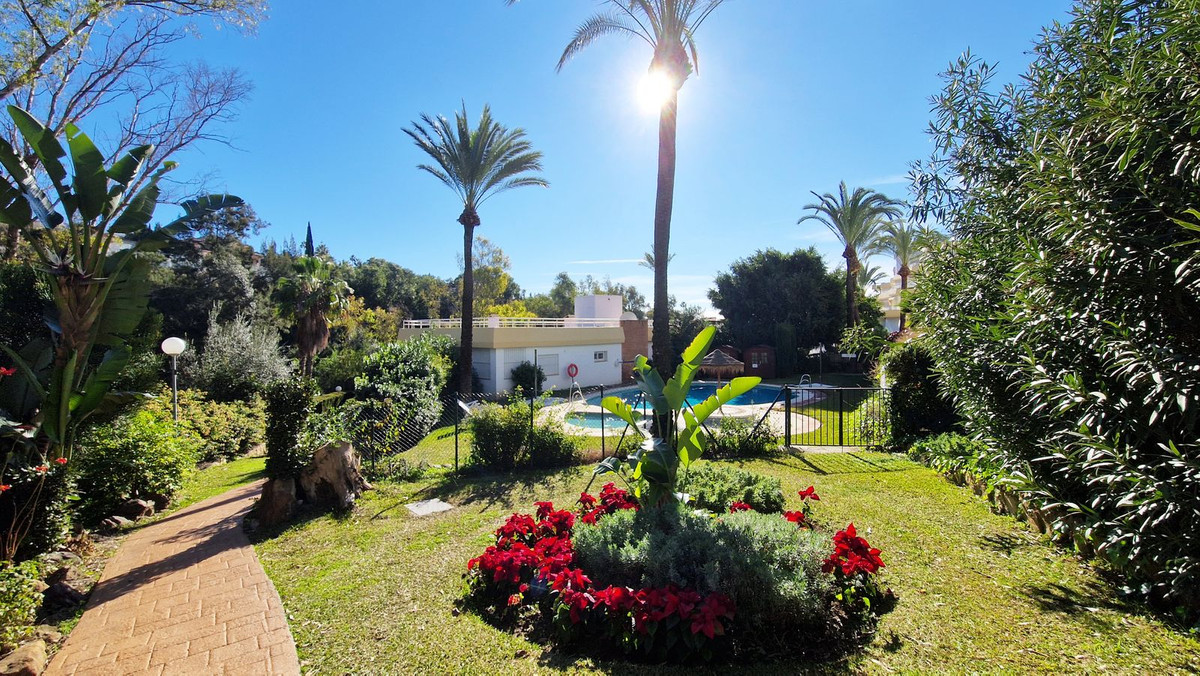 3 Bed Apartment for sale in Benalmadena Costa Costa Del Sol, Málaga, Spain