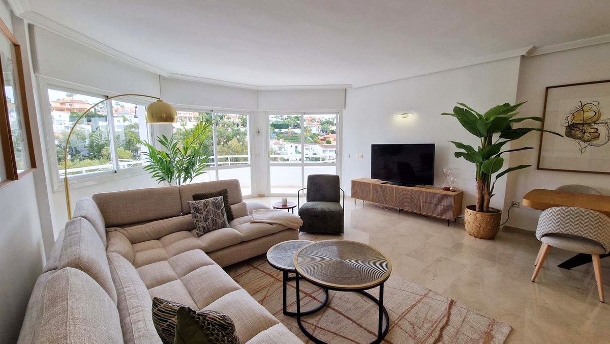 3 Bed Apartment for sale in Benalmadena Costa Costa Del Sol, Málaga, Spain