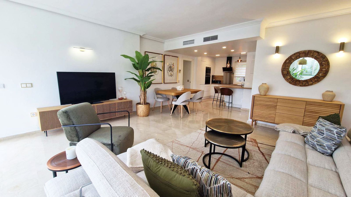 3 Bed Apartment for sale in Benalmadena Costa Costa Del Sol, Málaga, Spain