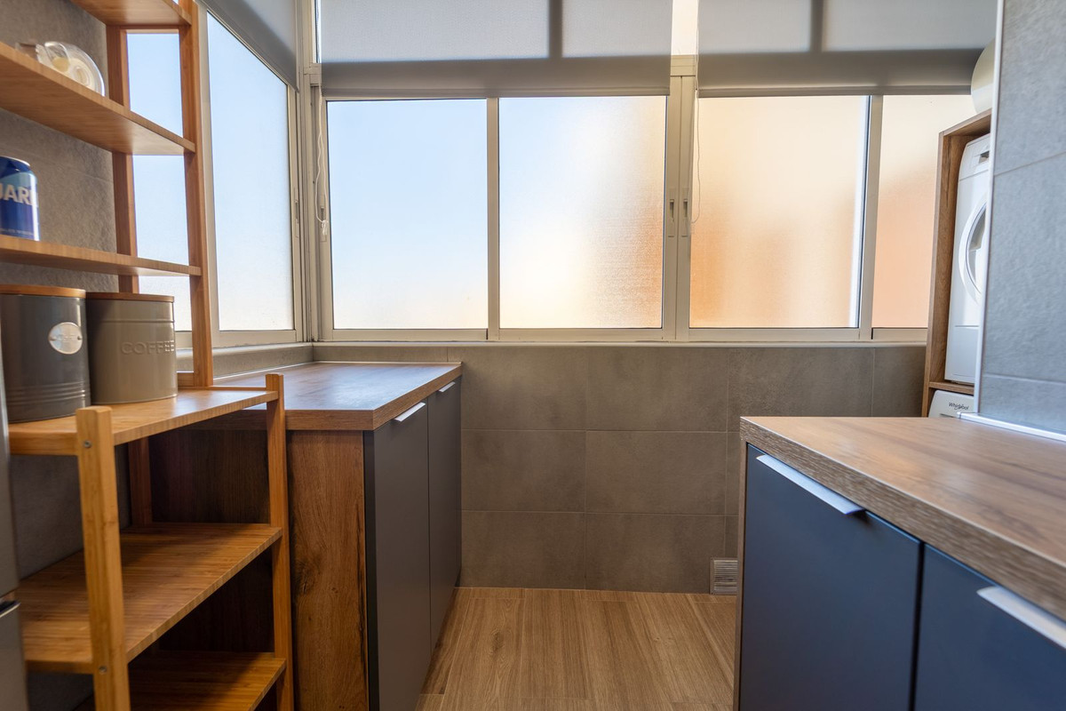 Se vende Apartamento Planta Media de 3 dormitorios en Costa Del Sol, Málaga, España