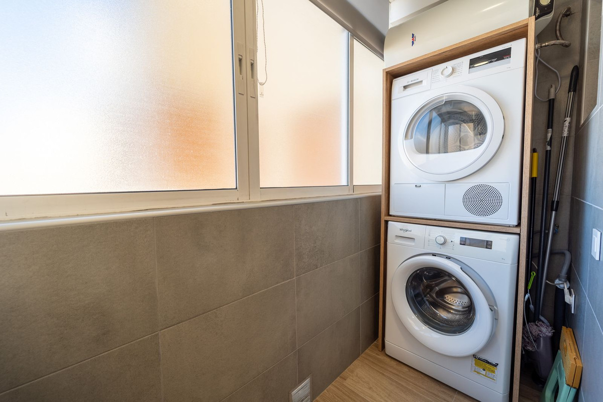 Se vende Apartamento Planta Media de 3 dormitorios en Costa Del Sol, Málaga, España