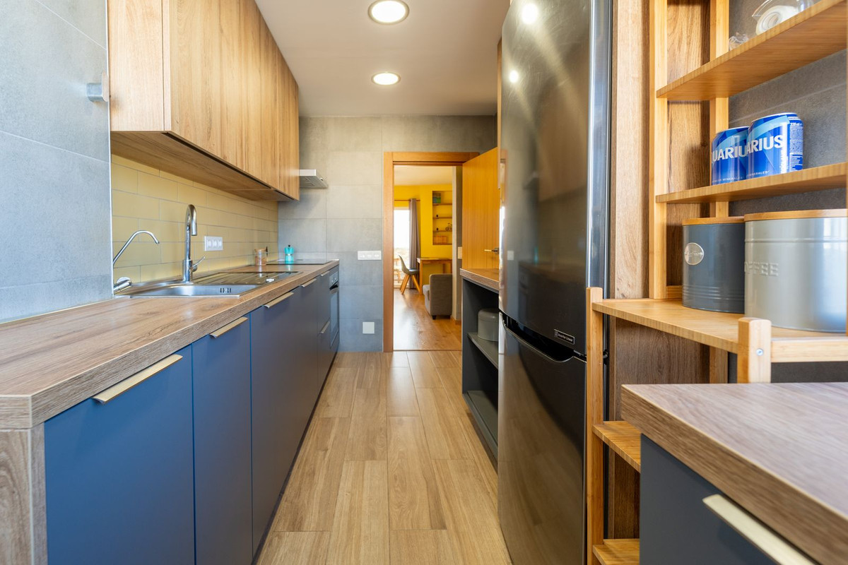 Se vende Apartamento Planta Media de 3 dormitorios en Costa Del Sol, Málaga, España
