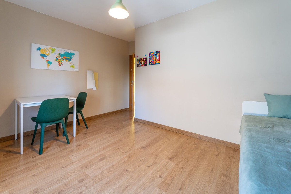 Se vende Apartamento Planta Media de 3 dormitorios en Costa Del Sol, Málaga, España