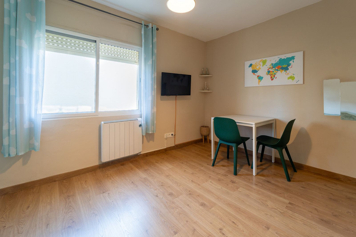 Se vende Apartamento Planta Media de 3 dormitorios en Costa Del Sol, Málaga, España
