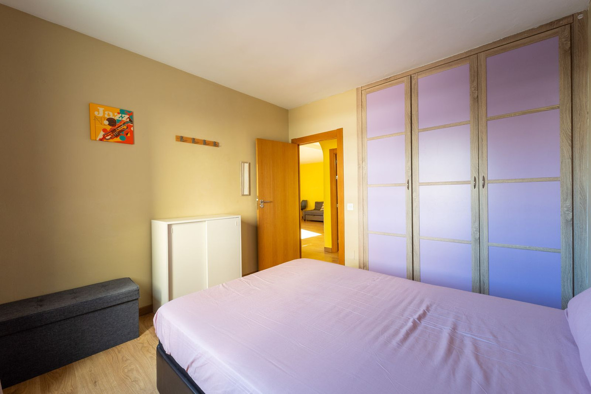 Se vende Apartamento Planta Media de 3 dormitorios en Costa Del Sol, Málaga, España