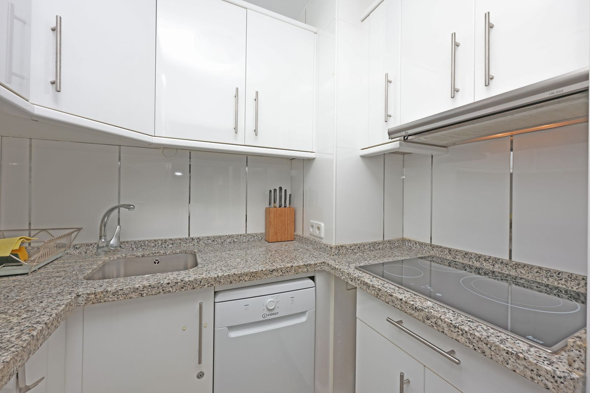 3 Bed Apartment for sale in Marbella Costa Del Sol, Málaga, Spain