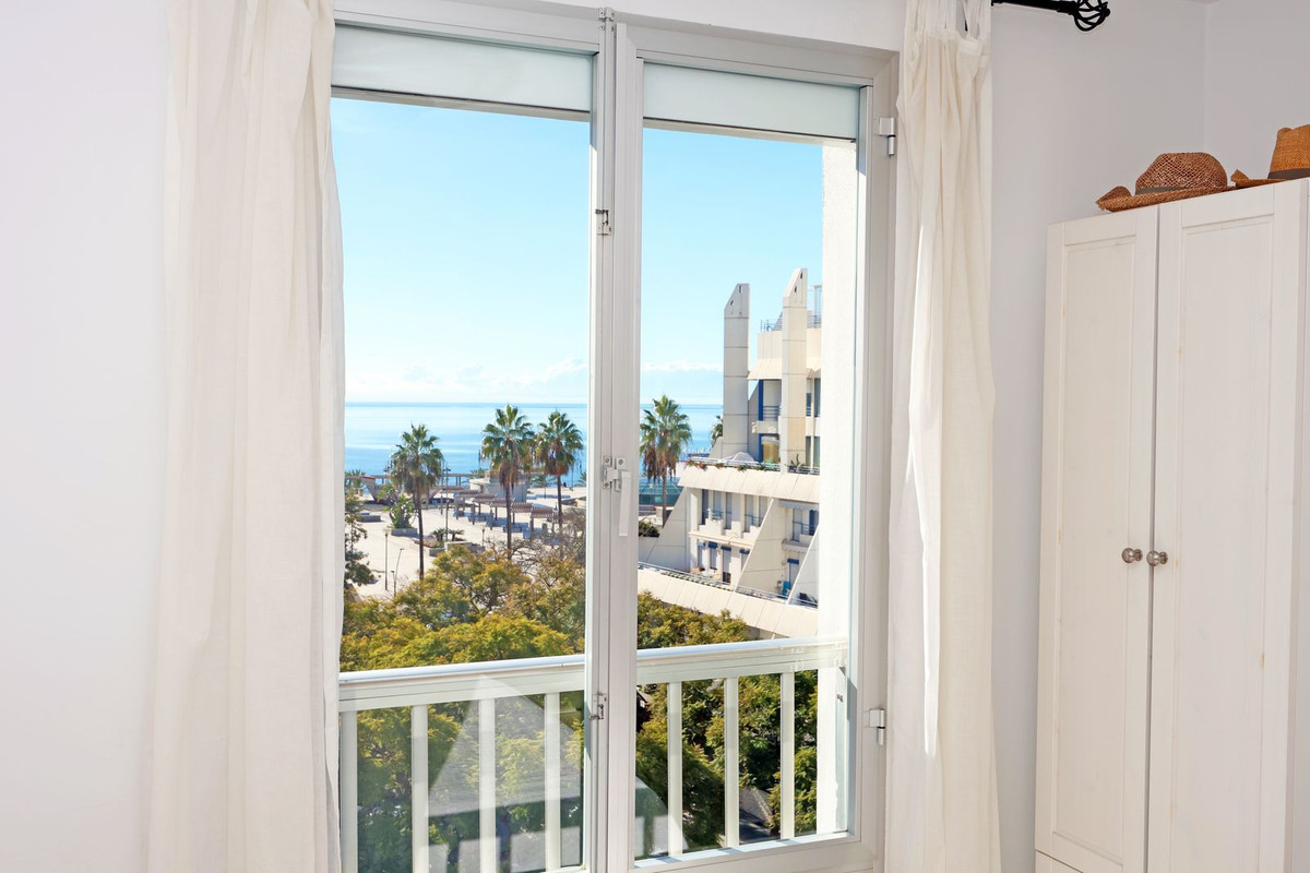 3 Bed Apartment for sale in Marbella Costa Del Sol, Málaga, Spain