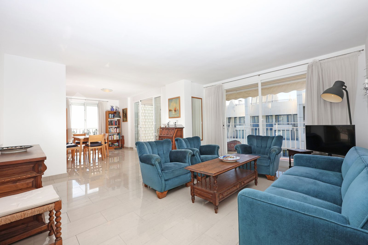 3 Bed Apartment for sale in Marbella Costa Del Sol, Málaga, Spain