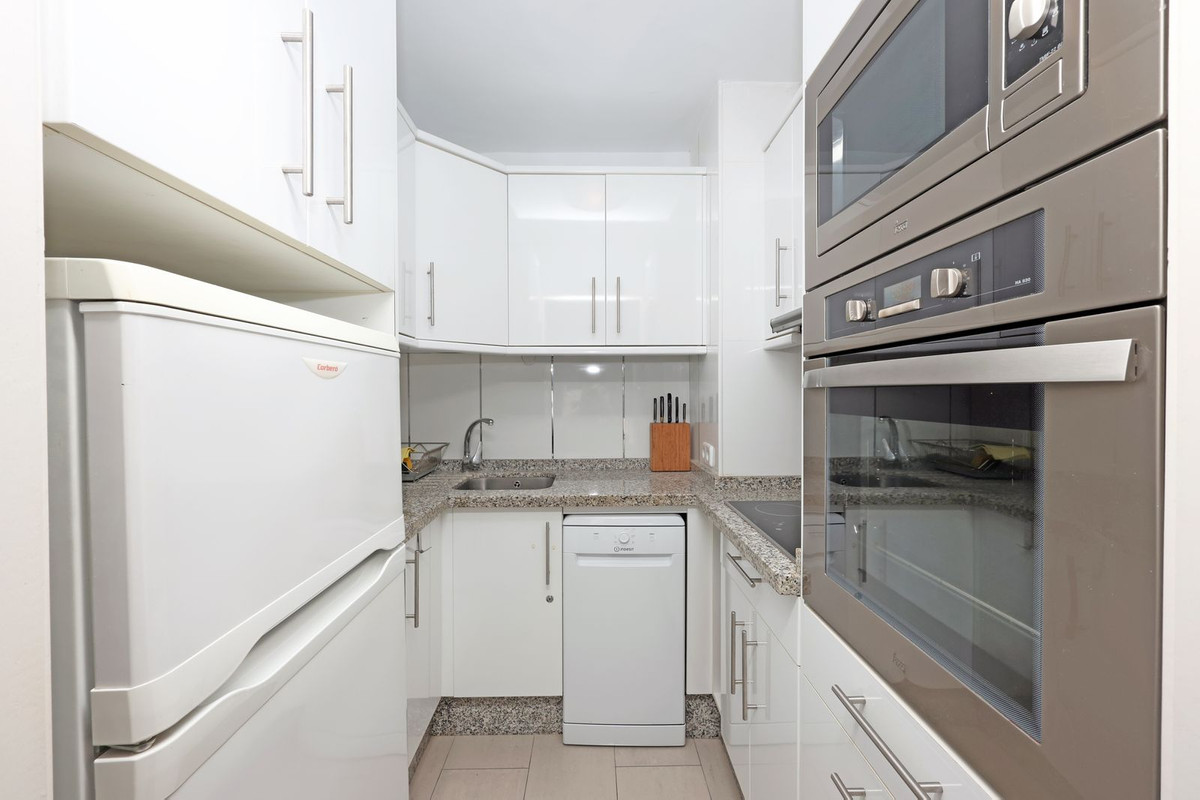 3 Bed Apartment for sale in Marbella Costa Del Sol, Málaga, Spain