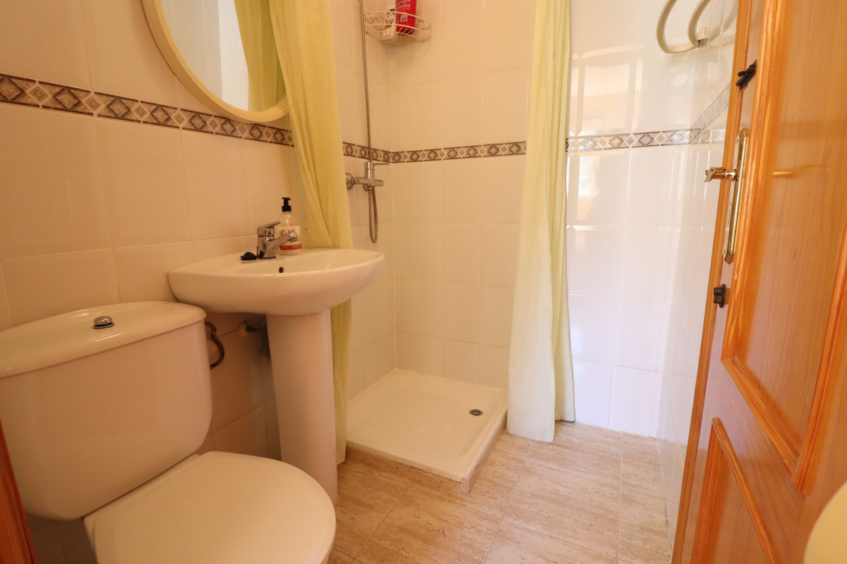 Se vende Apartamento Planta Baja de 2 dormitorios en Costa Blanca, Alicante, España