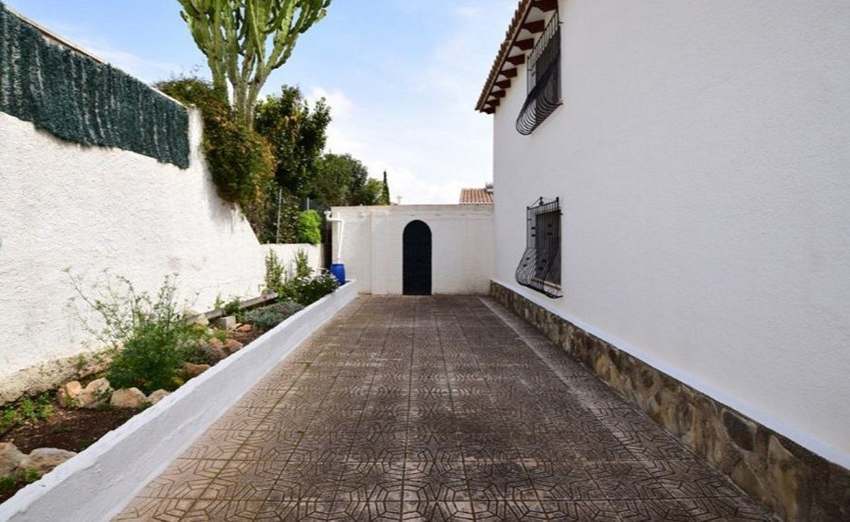 Se vende Villa - Chalet de 4 dormitorios en Costa Blanca, Alicante, España