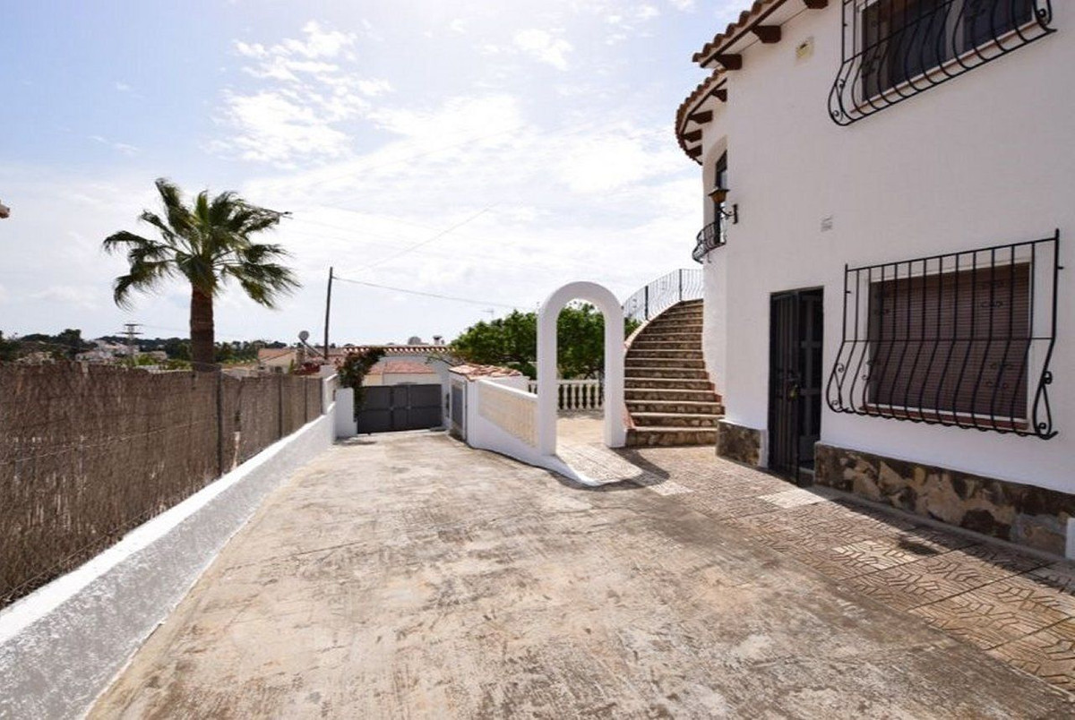 Se vende Villa - Chalet de 4 dormitorios en Costa Blanca, Alicante, España