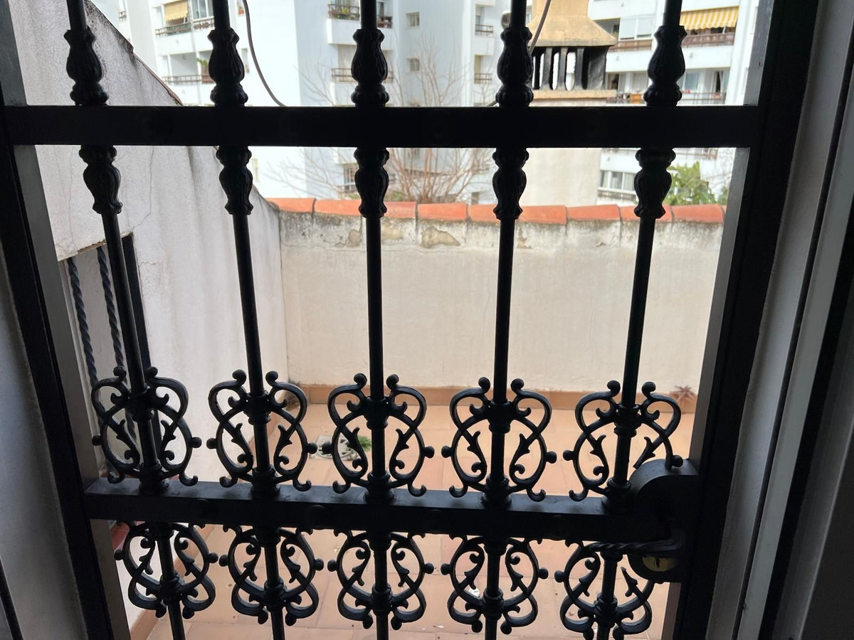 4 Bed Townhouse for sale in Nueva Andalucía Costa Del Sol, Málaga, Spain