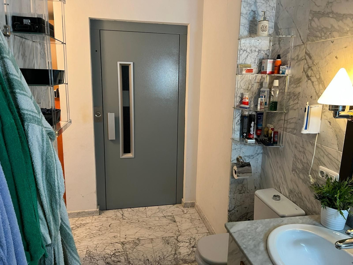 4 Bed Townhouse for sale in Nueva Andalucía Costa Del Sol, Málaga, Spain