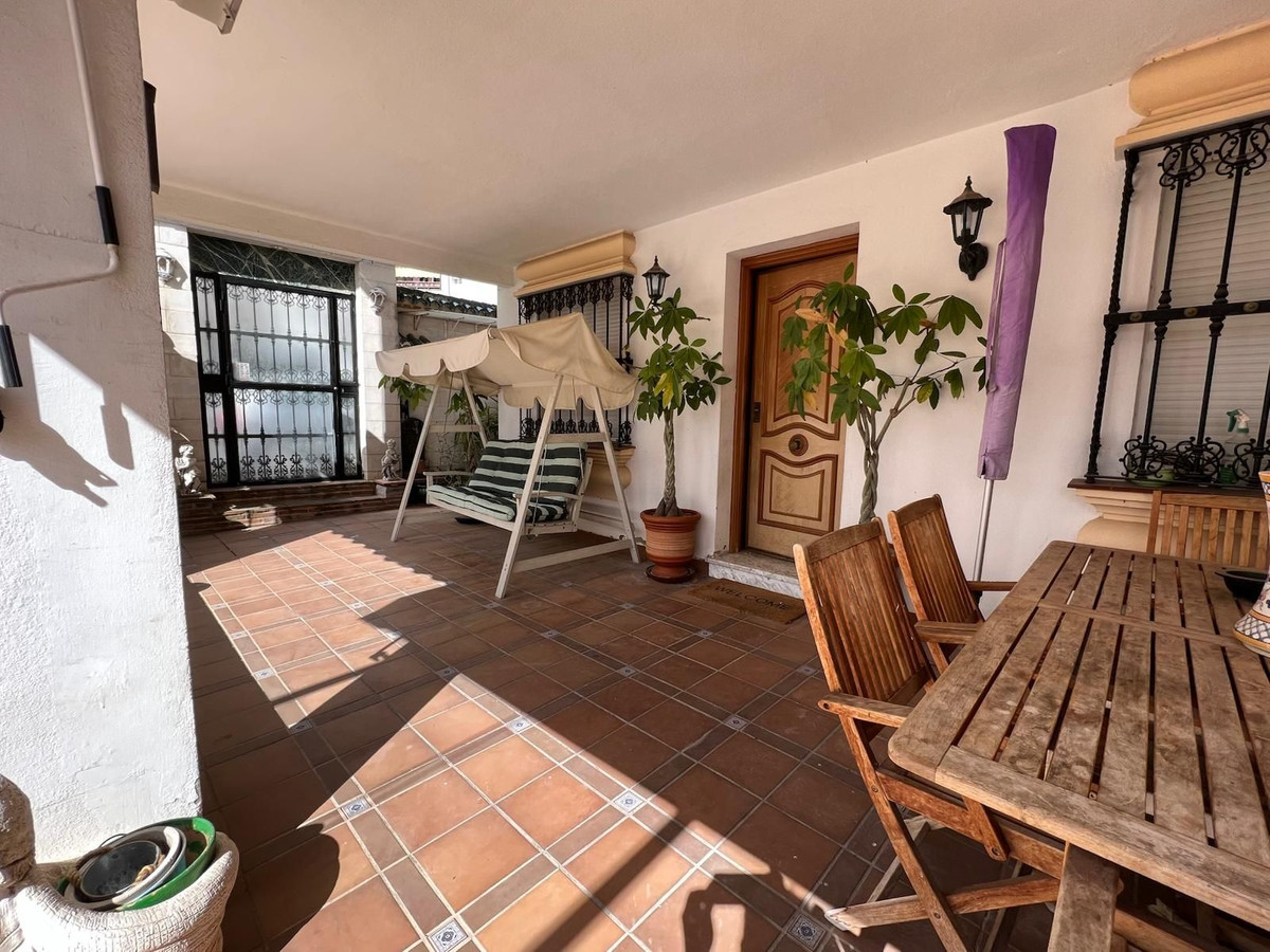 4 Bed Townhouse for sale in Nueva Andalucía Costa Del Sol, Málaga, Spain