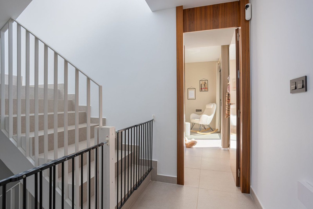 Se vende Villa - Chalet de 4 dormitorios en Costa Blanca, Alicante, España