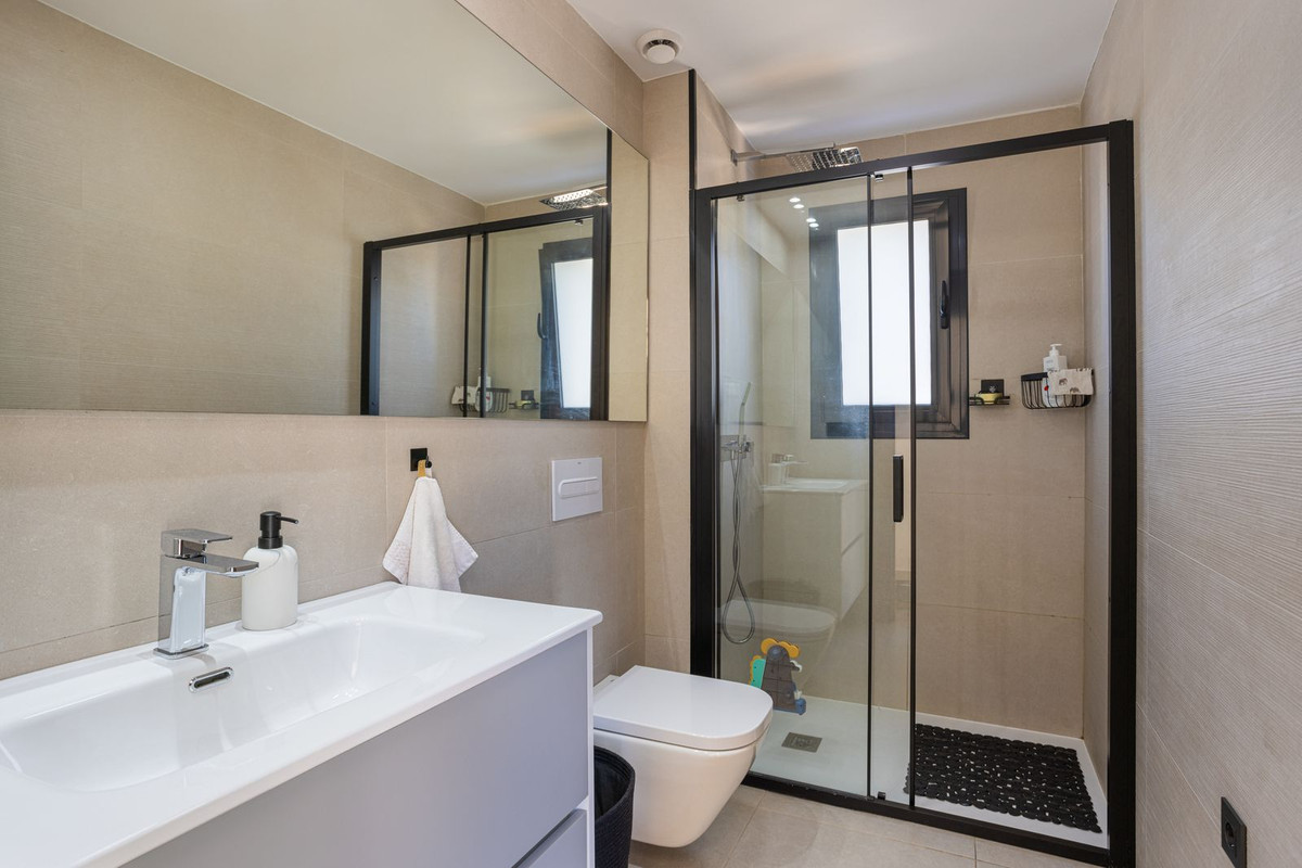 Se vende Villa - Chalet de 4 dormitorios en Costa Blanca, Alicante, España