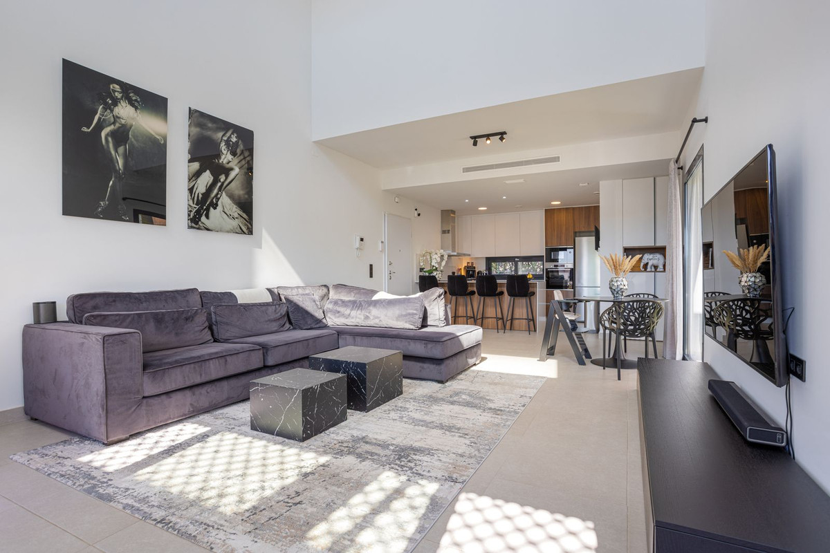 Se vende Villa - Chalet de 4 dormitorios en Costa Blanca, Alicante, España