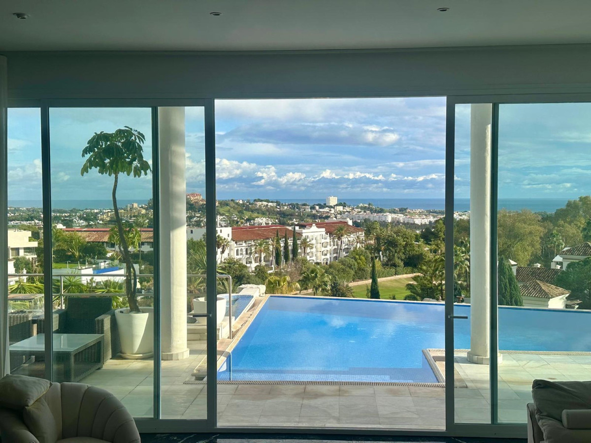 Se vende Villa - Chalet de 4 dormitorios en Costa Del Sol, Málaga, España