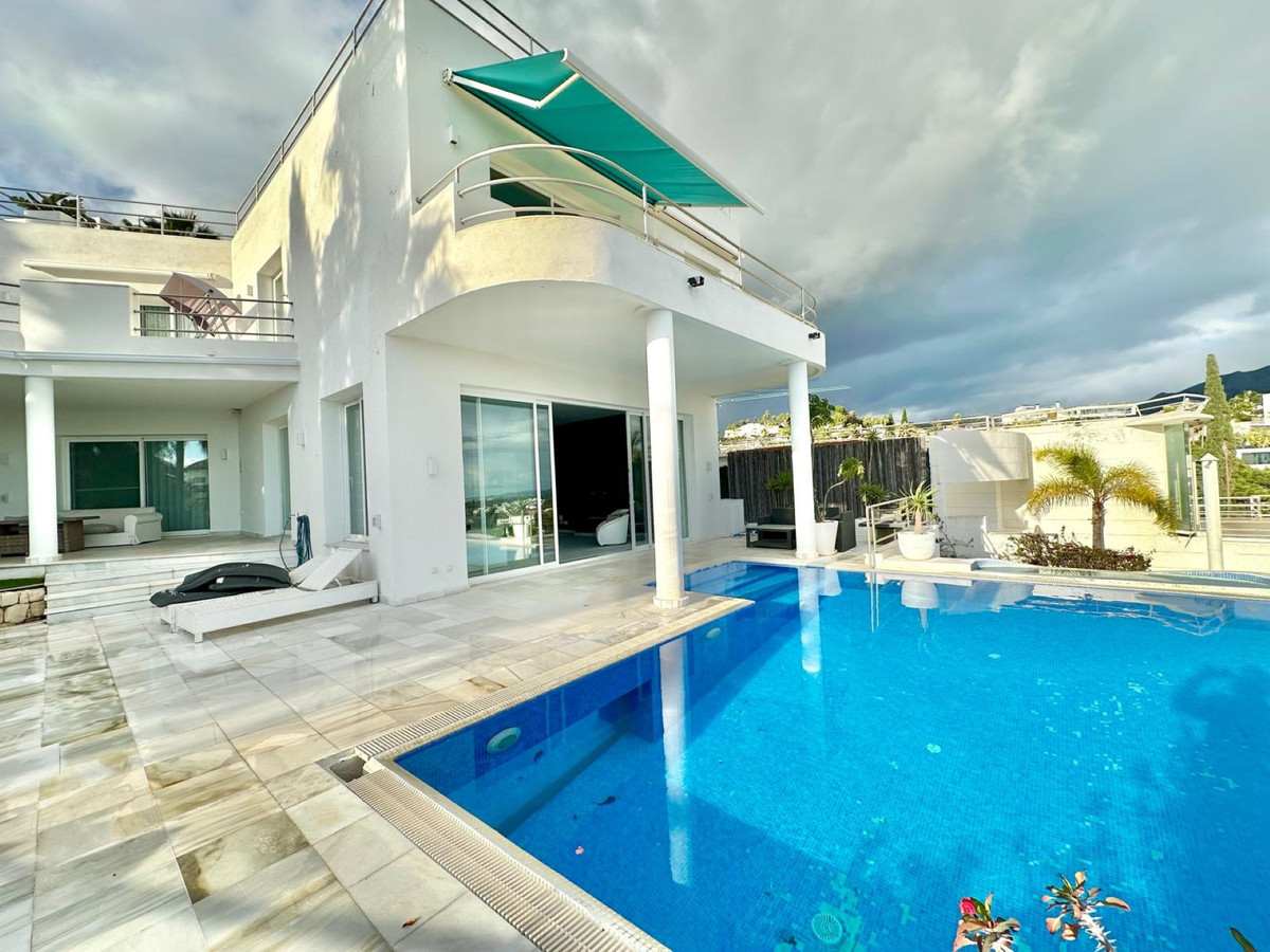 Se vende Villa - Chalet de 4 dormitorios en Costa Del Sol, Málaga, España