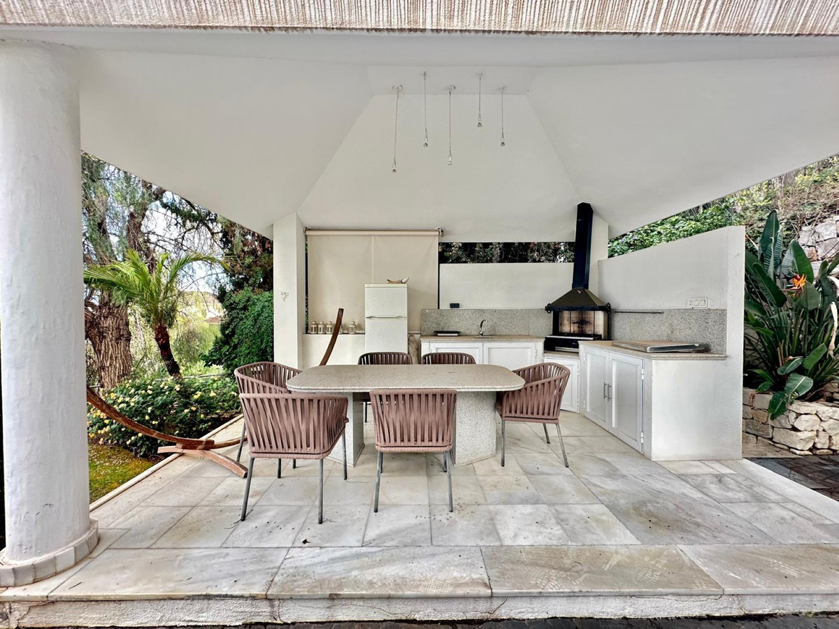 Se vende Villa - Chalet de 4 dormitorios en Costa Del Sol, Málaga, España