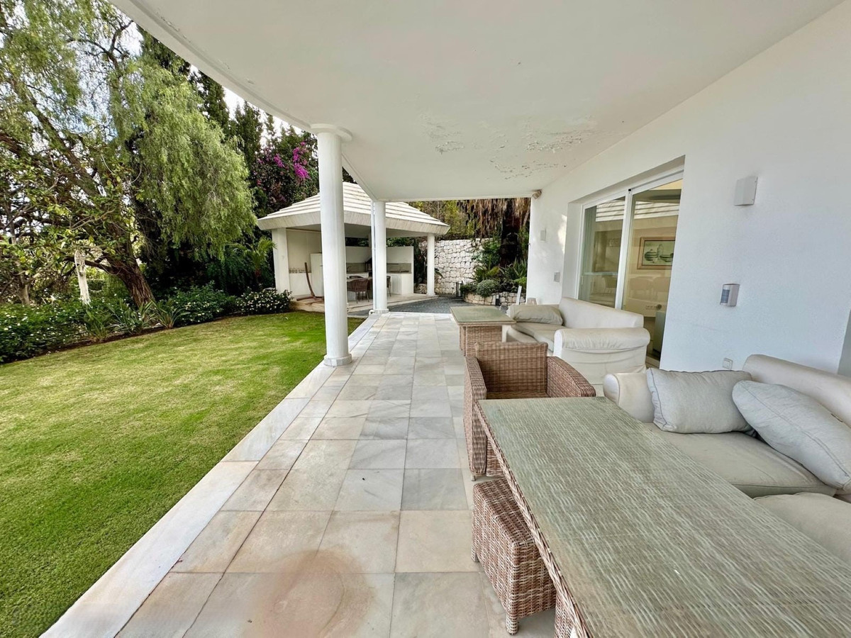 Se vende Villa - Chalet de 4 dormitorios en Costa Del Sol, Málaga, España