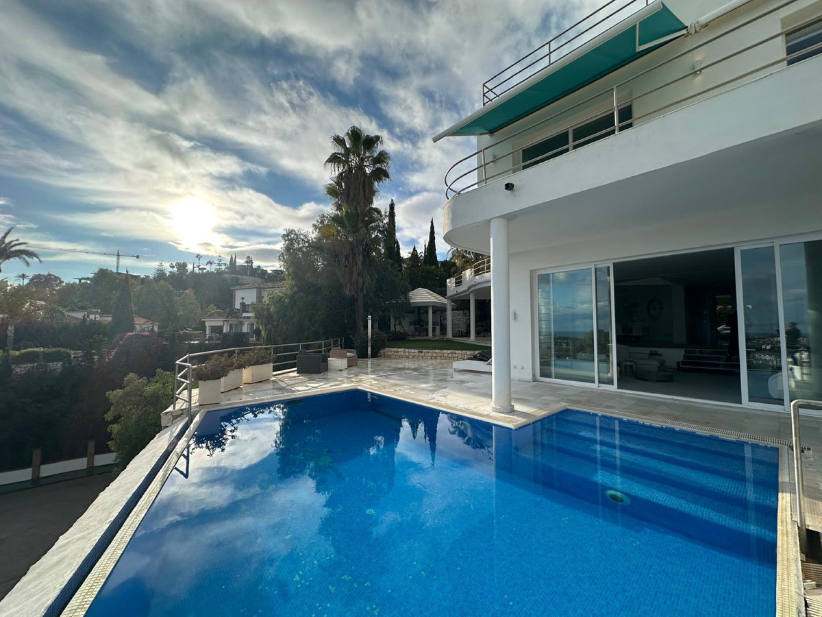 Se vende Villa - Chalet de 4 dormitorios en Costa Del Sol, Málaga, España