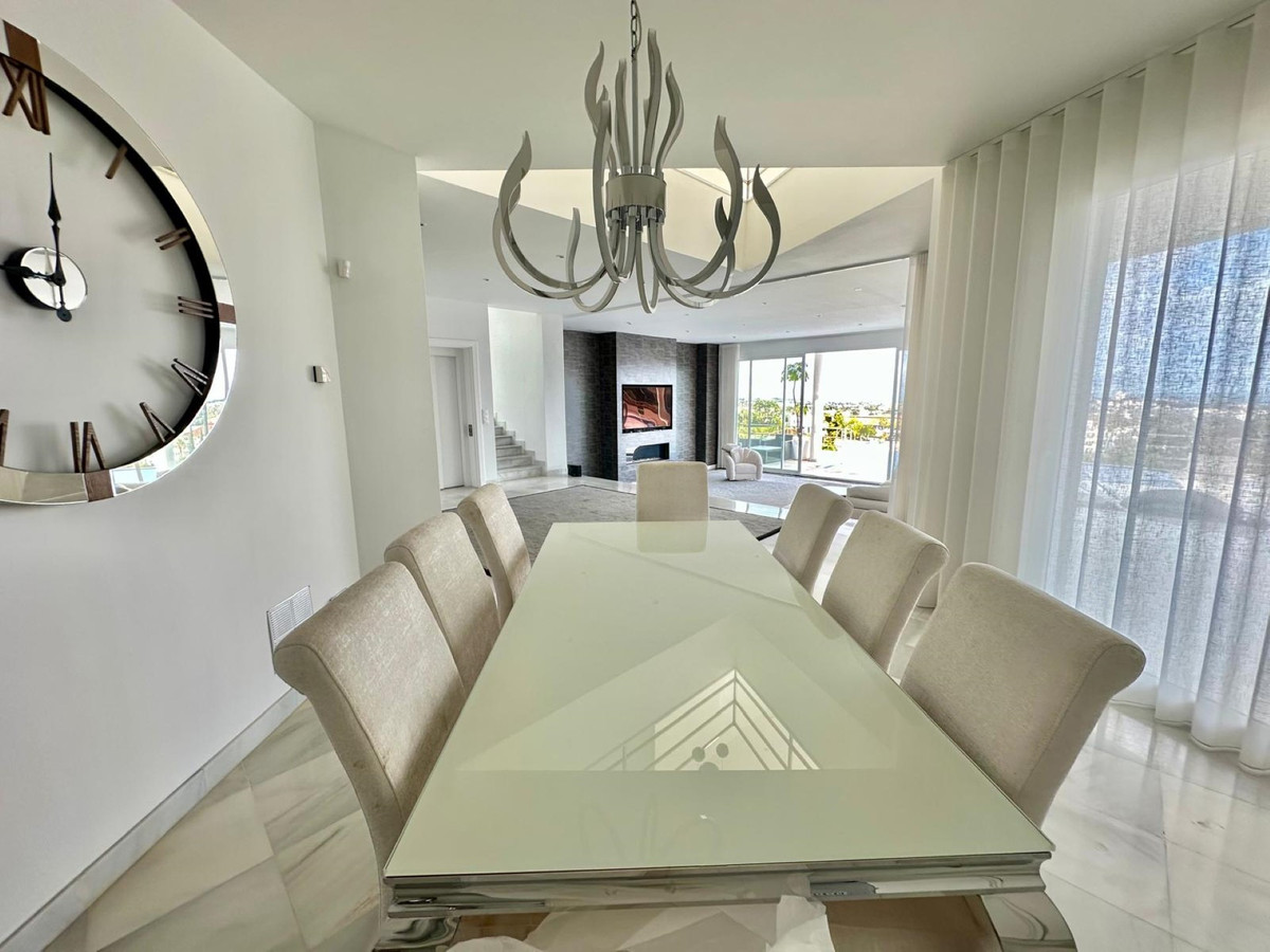 Se vende Villa - Chalet de 4 dormitorios en Costa Del Sol, Málaga, España