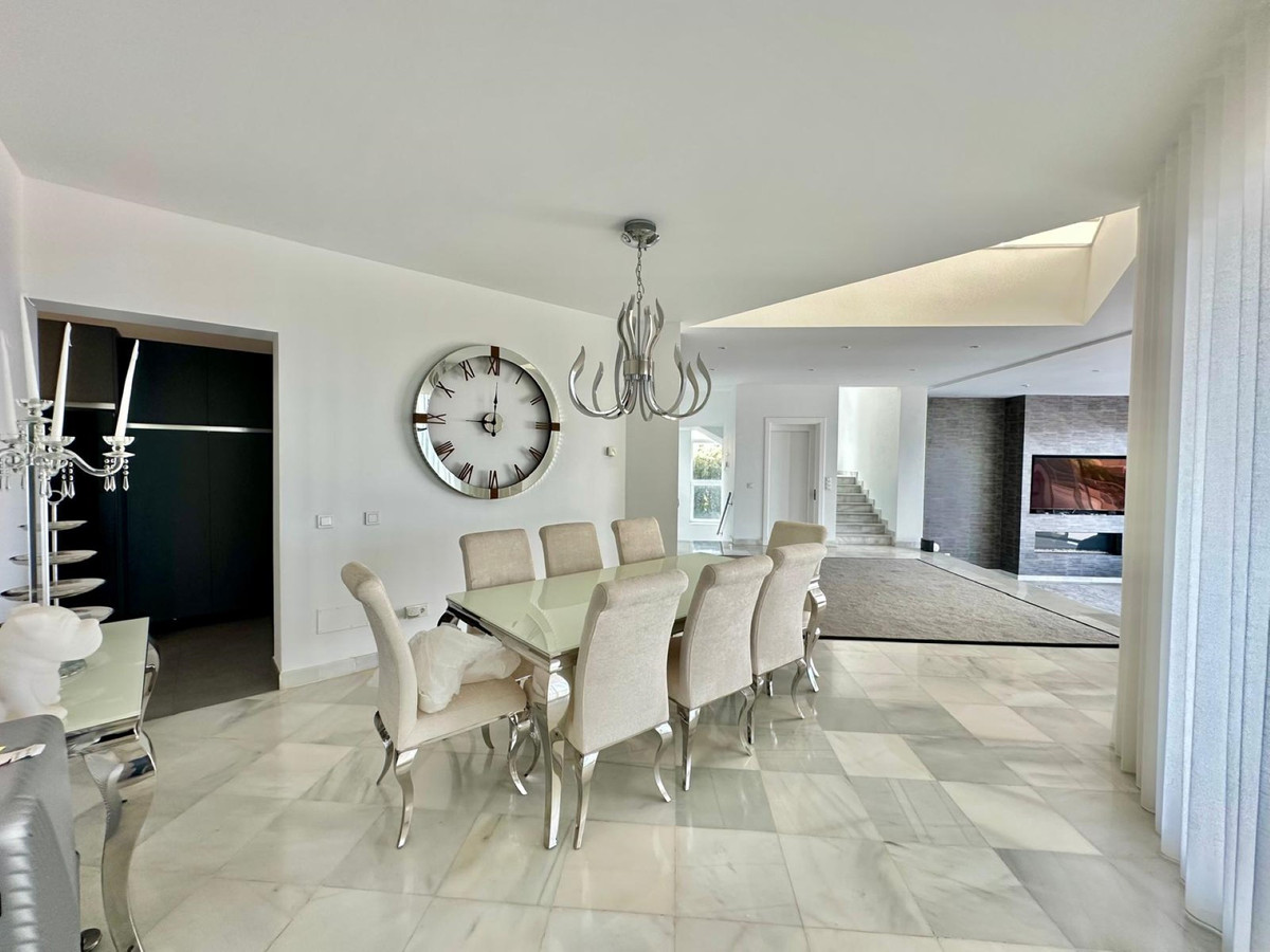 Se vende Villa - Chalet de 4 dormitorios en Costa Del Sol, Málaga, España