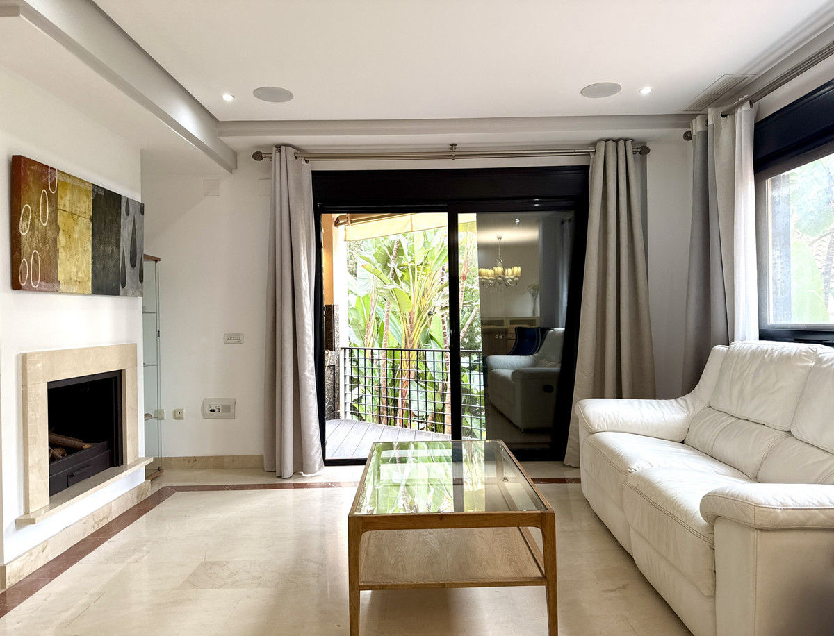 2 Bed Apartment for sale in Puerto Banús Costa Del Sol, Málaga, Spain
