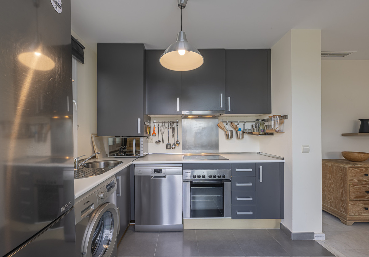 2 Bed Apartment for sale in Estepona Costa Del Sol, Málaga, Spain