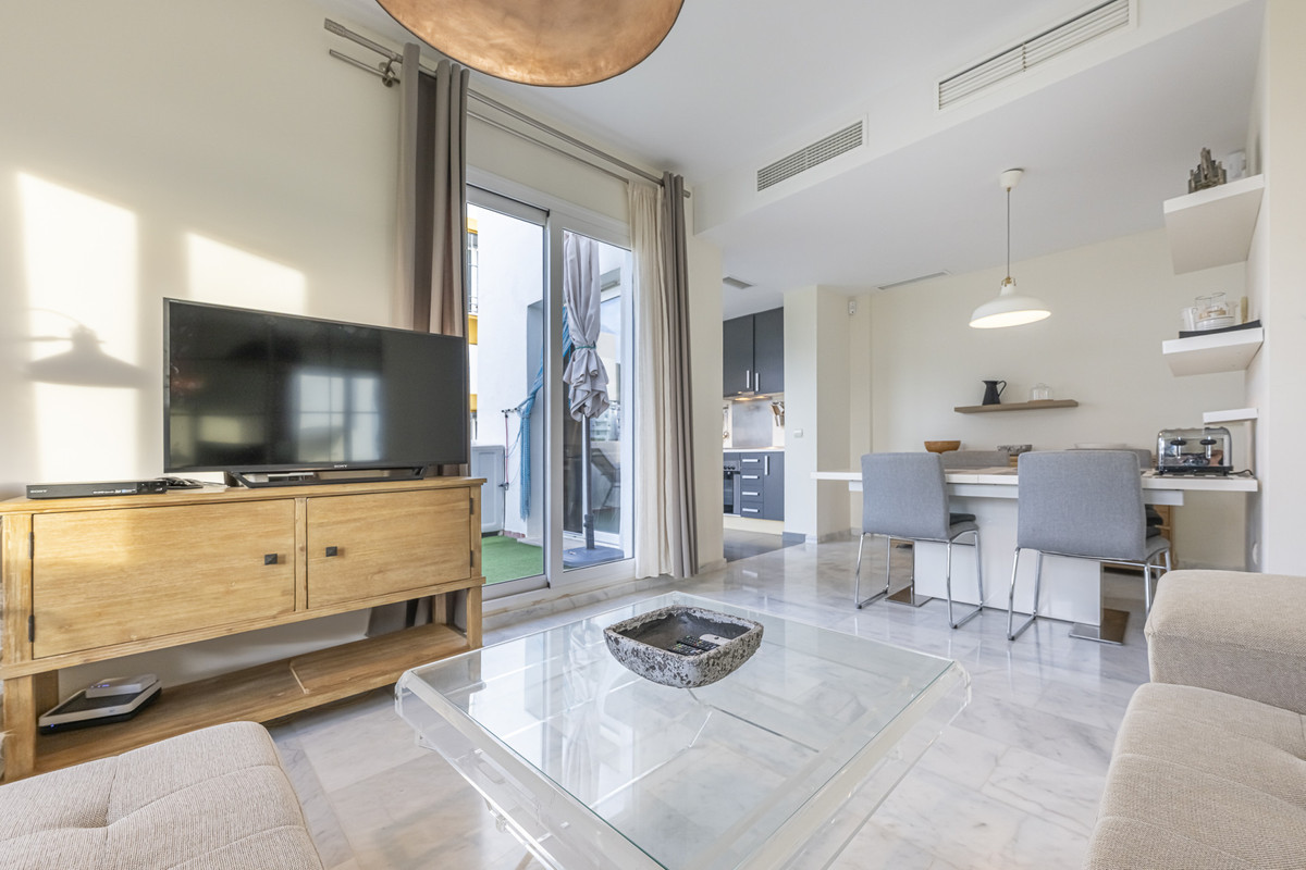 2 Bed Apartment for sale in Estepona Costa Del Sol, Málaga, Spain